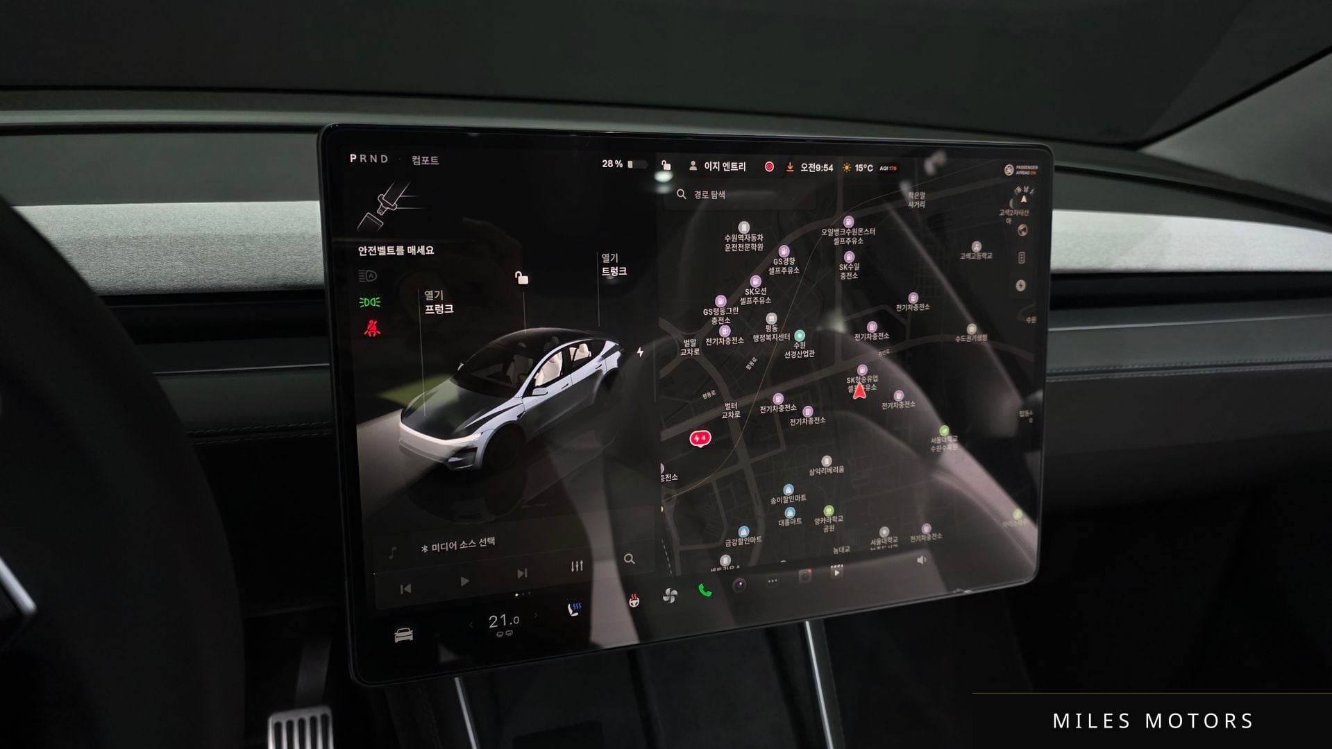 Tesla Model Y 2025 — миниатюра 14