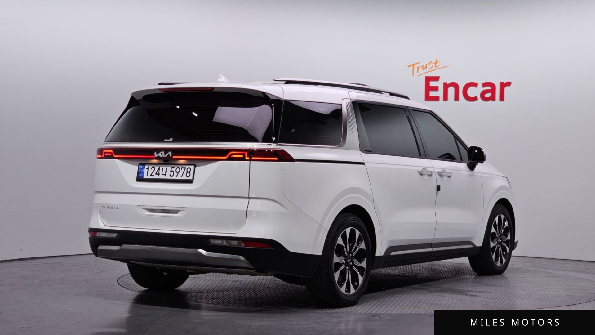 Kia Carnival 2023 — миниатюра 2