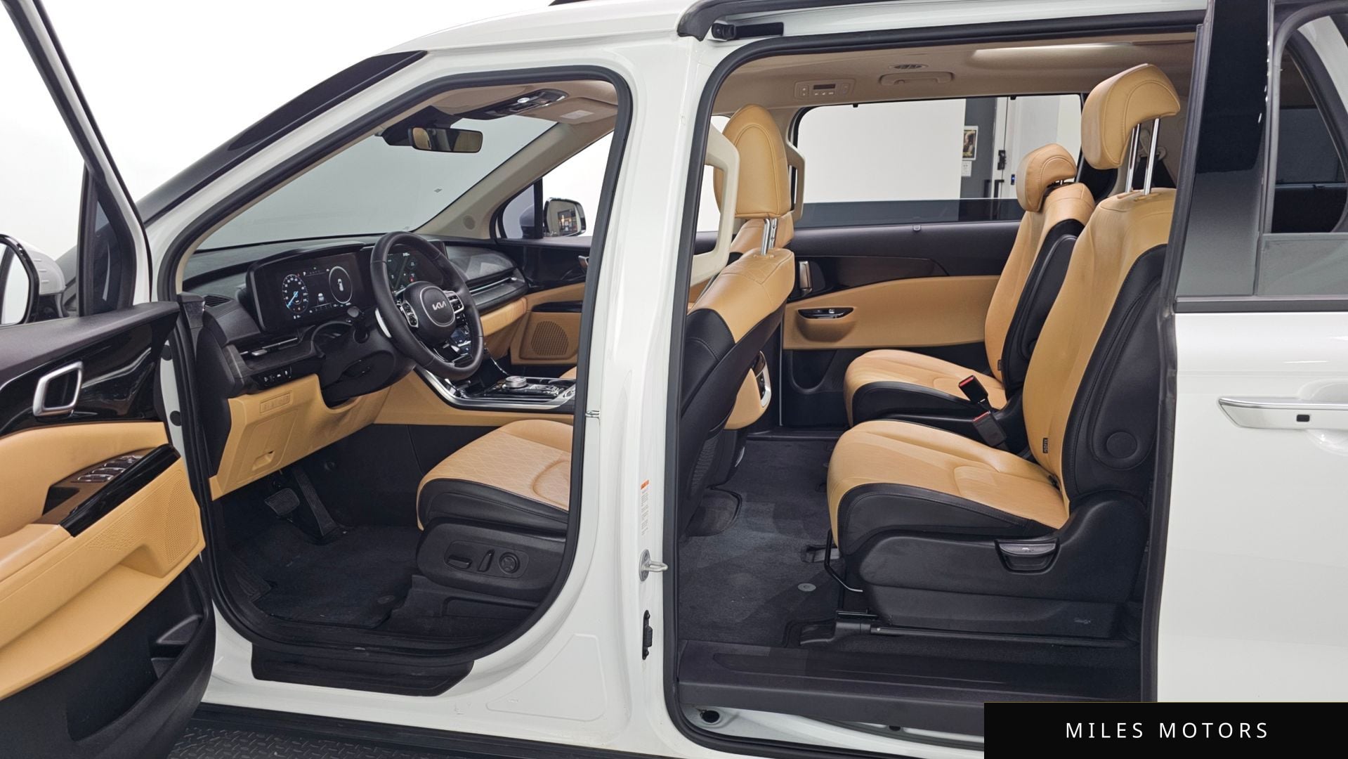 Kia Carnival 2023 — миниатюра 10
