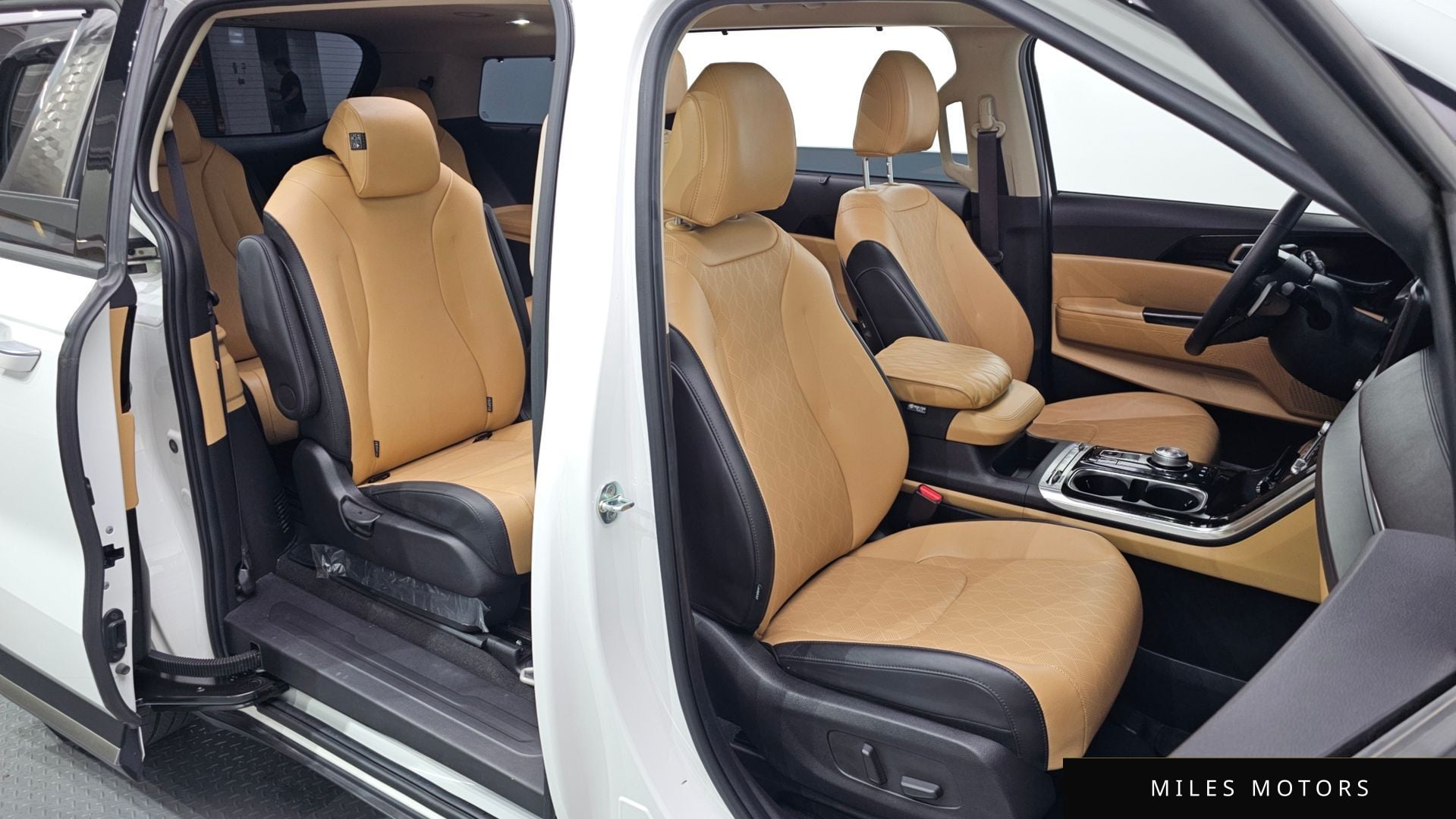 Kia Carnival 2023 — миниатюра 11