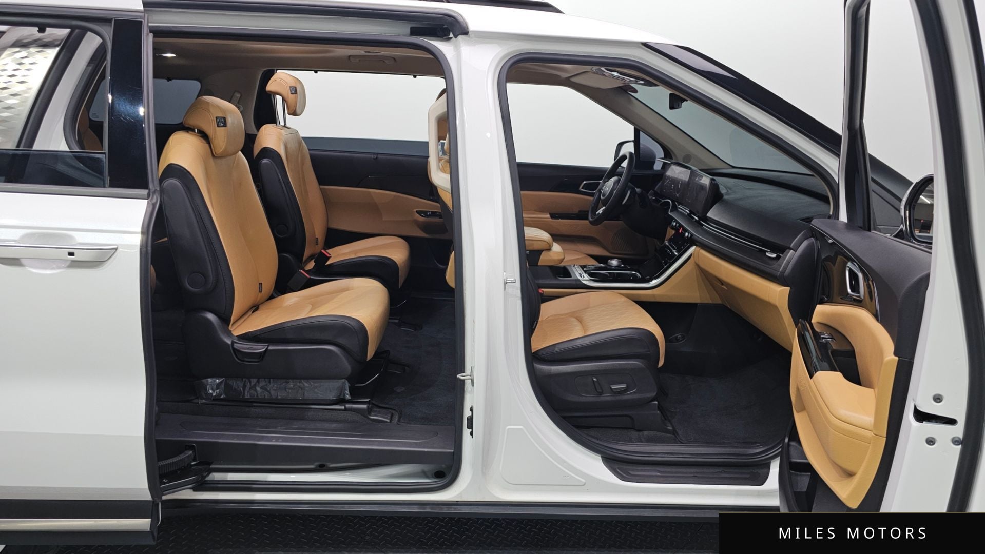 Kia Carnival 2023 — миниатюра 12