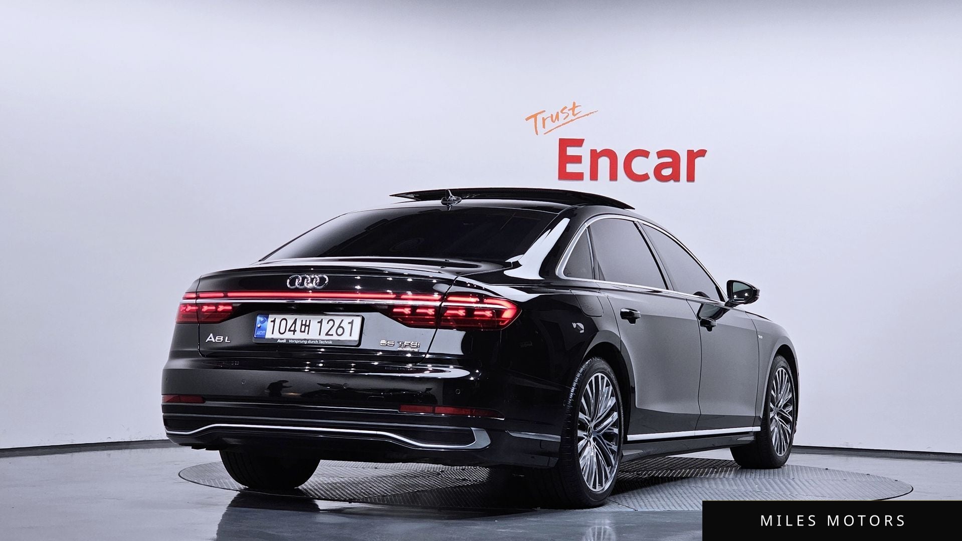 Audi A8 (D5) 2023 — миниатюра 2