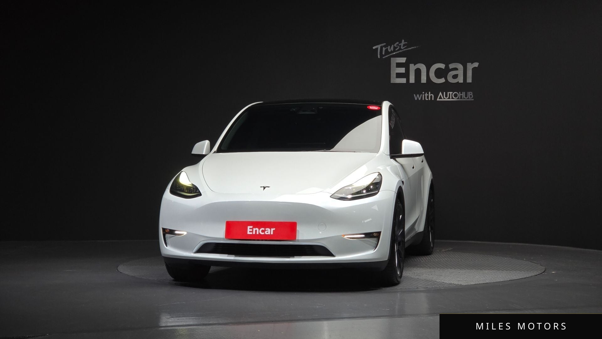 Tesla Model Y 2023 — миниатюра 3