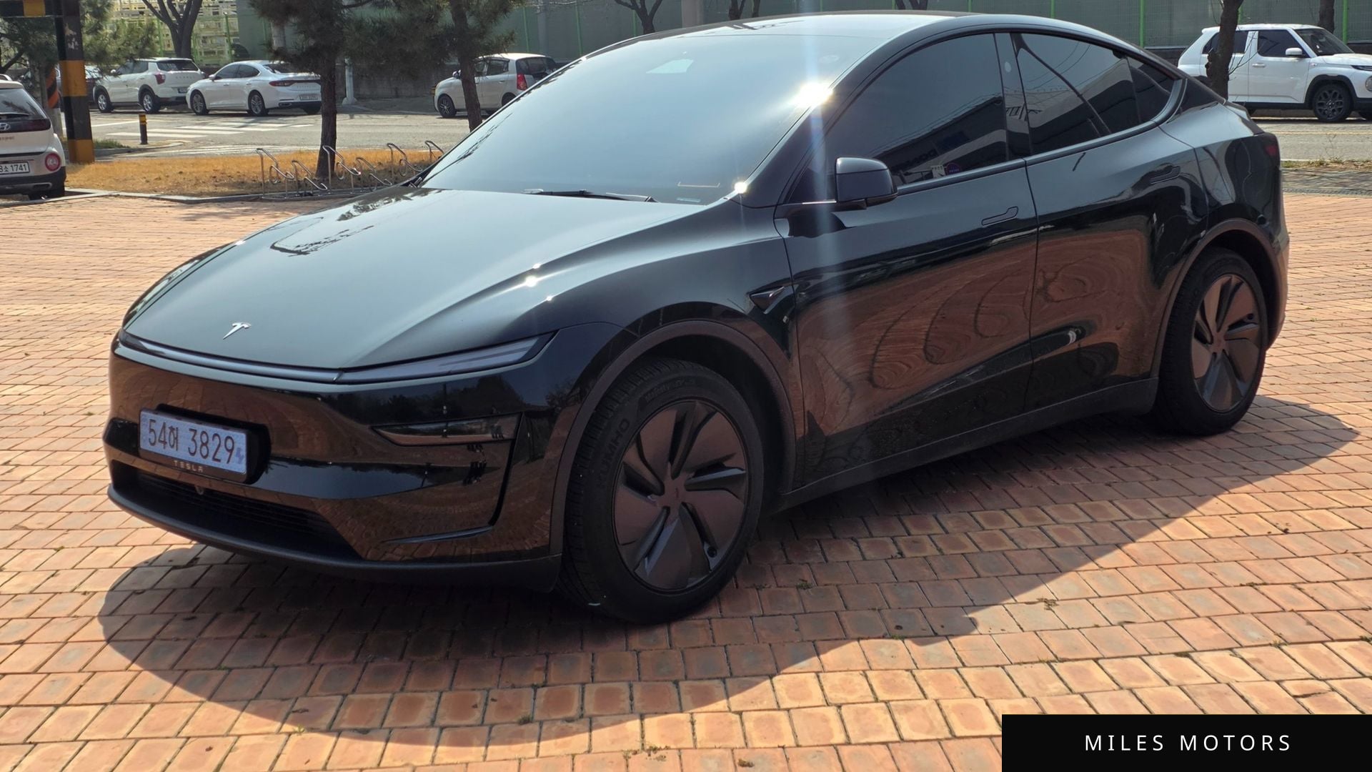 Tesla Model Y 2025 — миниатюра 3