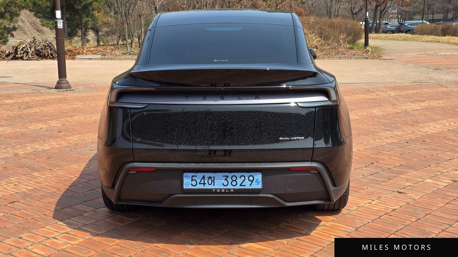 Tesla Model Y 2025 — миниатюра 4