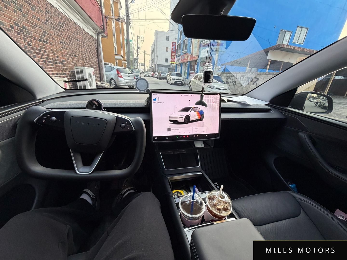 Tesla 모델 Y 2025 — миниатюра 8