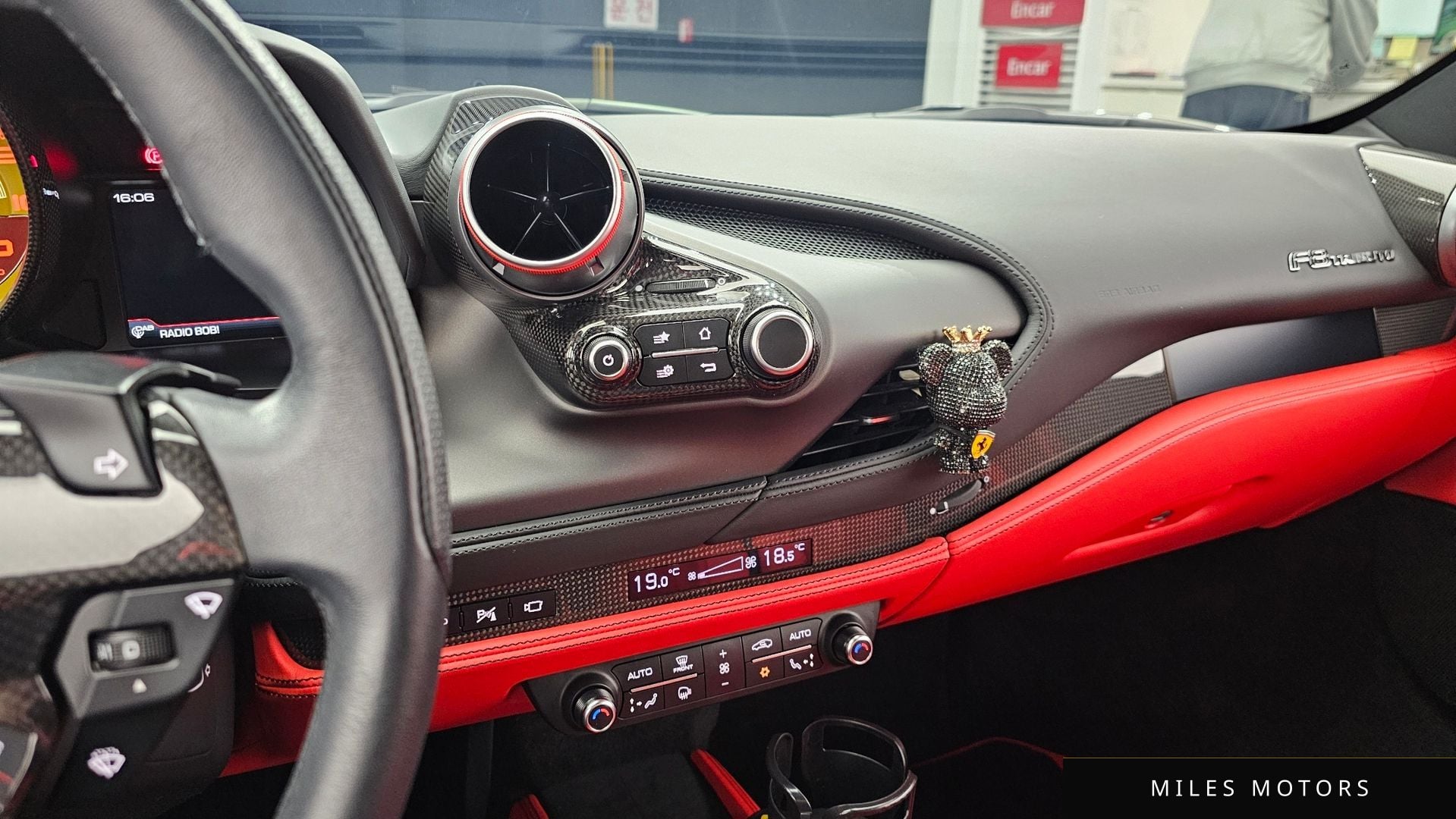 Ferrari F8 트리뷰토 2021 — миниатюра 14