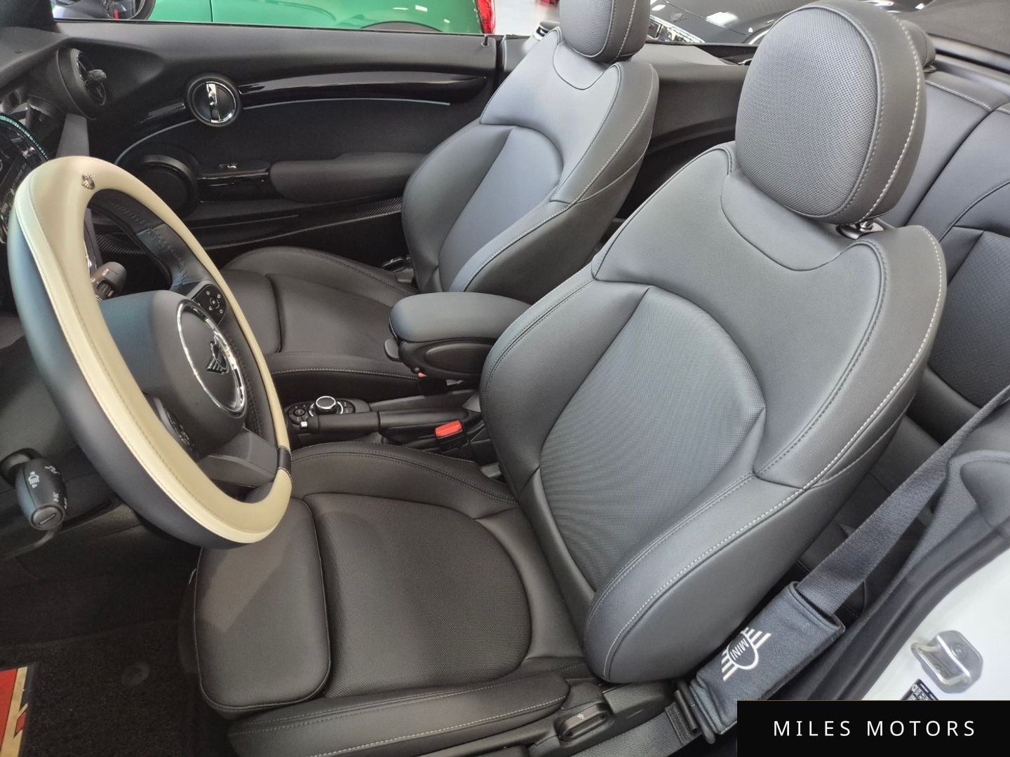 MINI Cooper Convertible 2024 — миниатюра 18