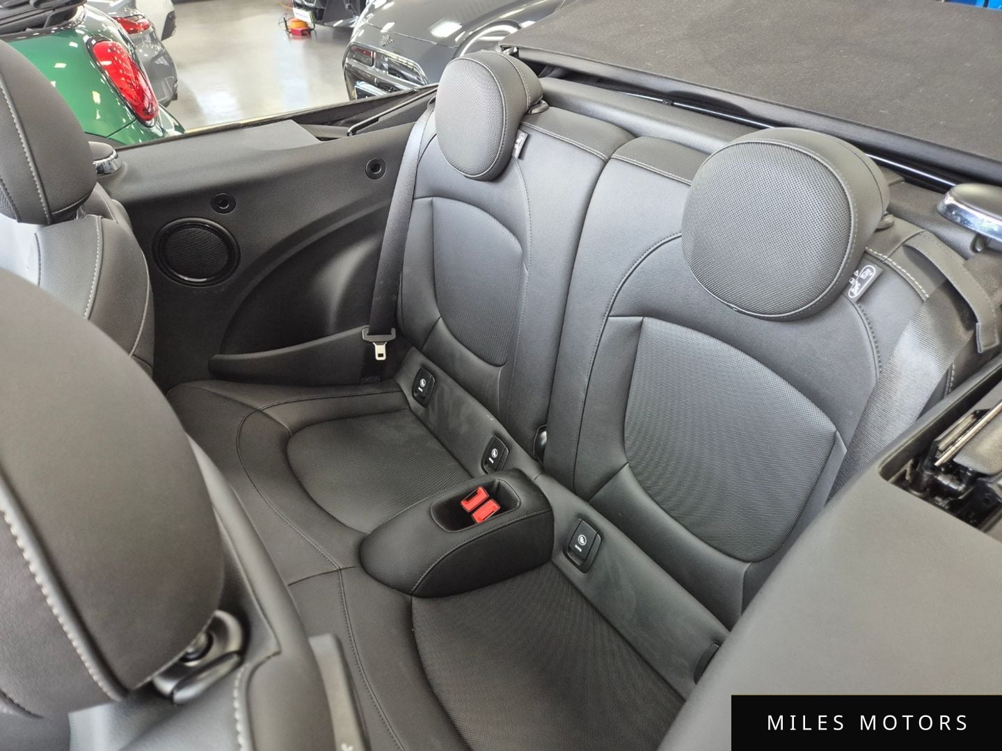 MINI Cooper Convertible 2024 — миниатюра 19