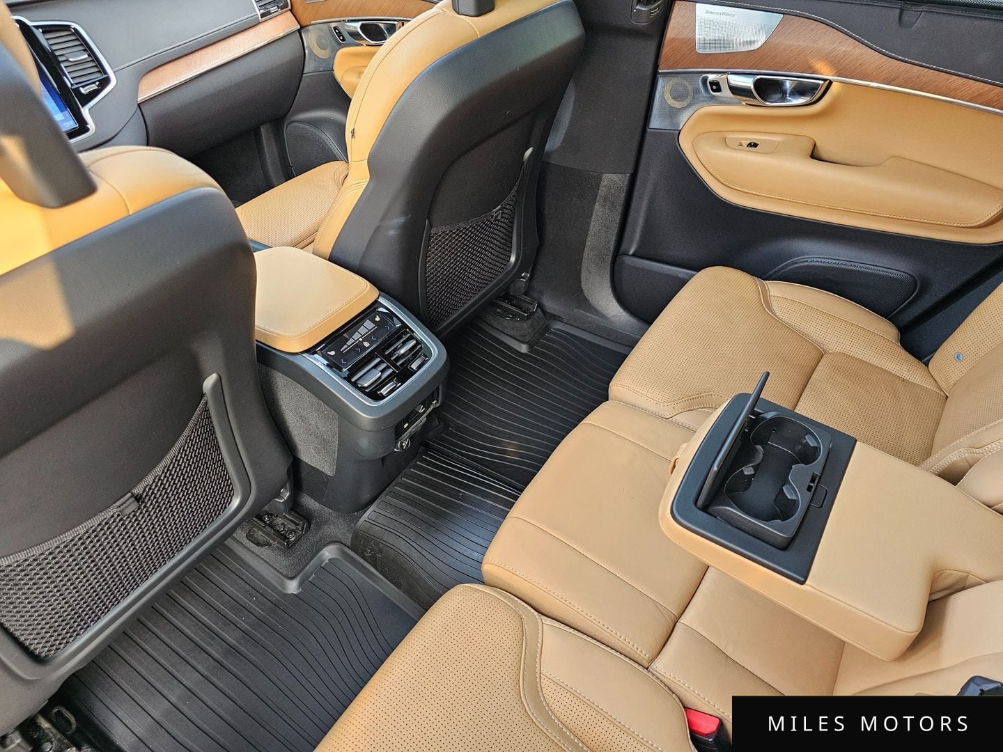 Volvo XC90 2018 — миниатюра 16