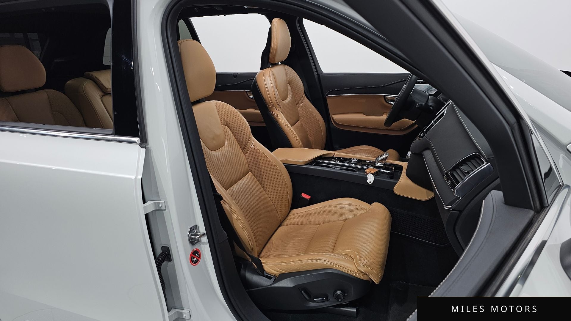 Volvo XC90 2021 — миниатюра 10