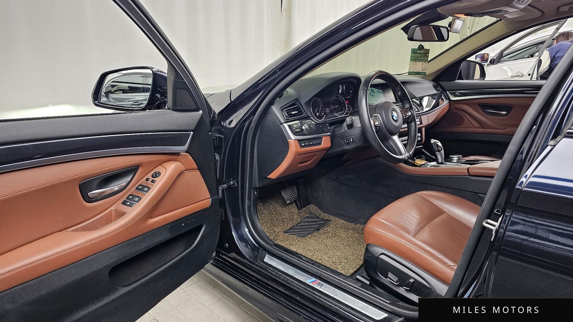 BMW 5 Series (F10) 2016 — миниатюра 10