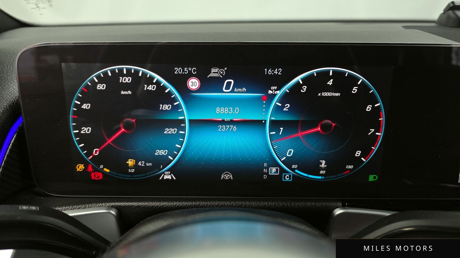 Mercedes-Benz GLB-Class X247 2022 — миниатюра 8