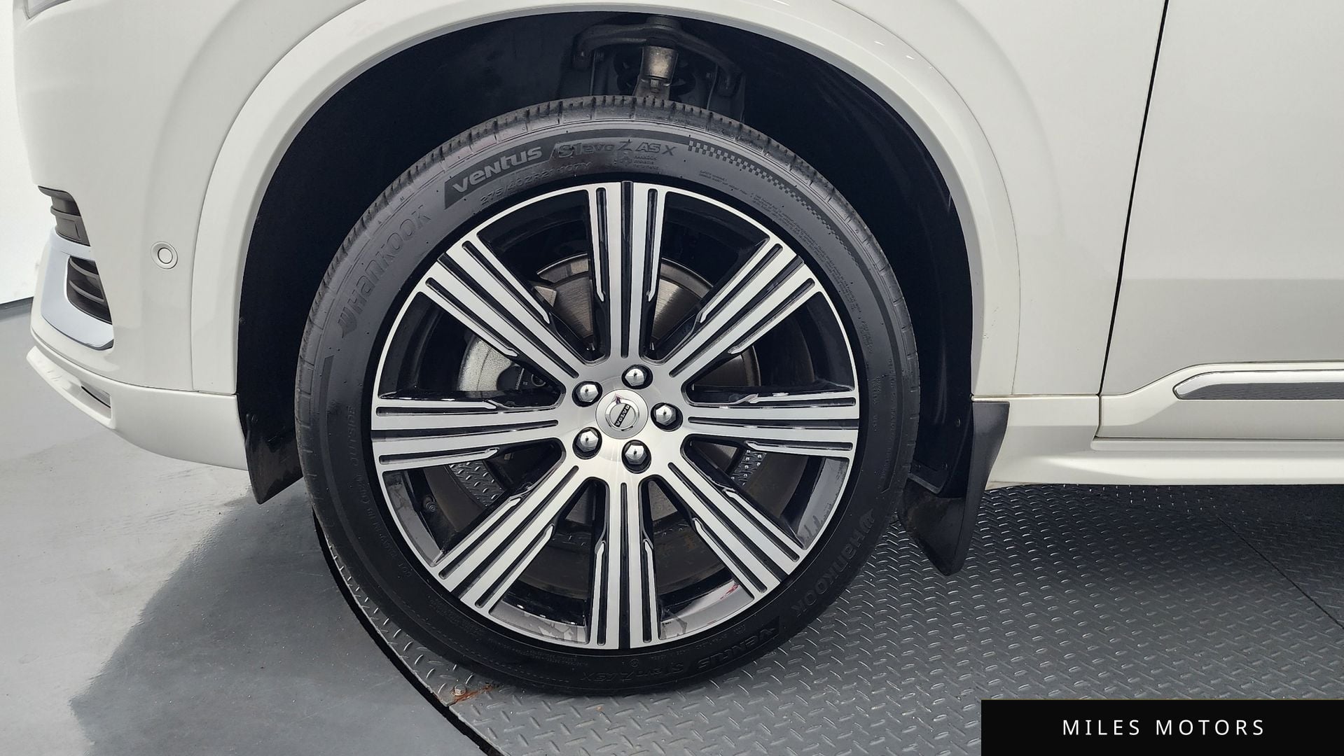 Volvo XC90 2023 — миниатюра 5