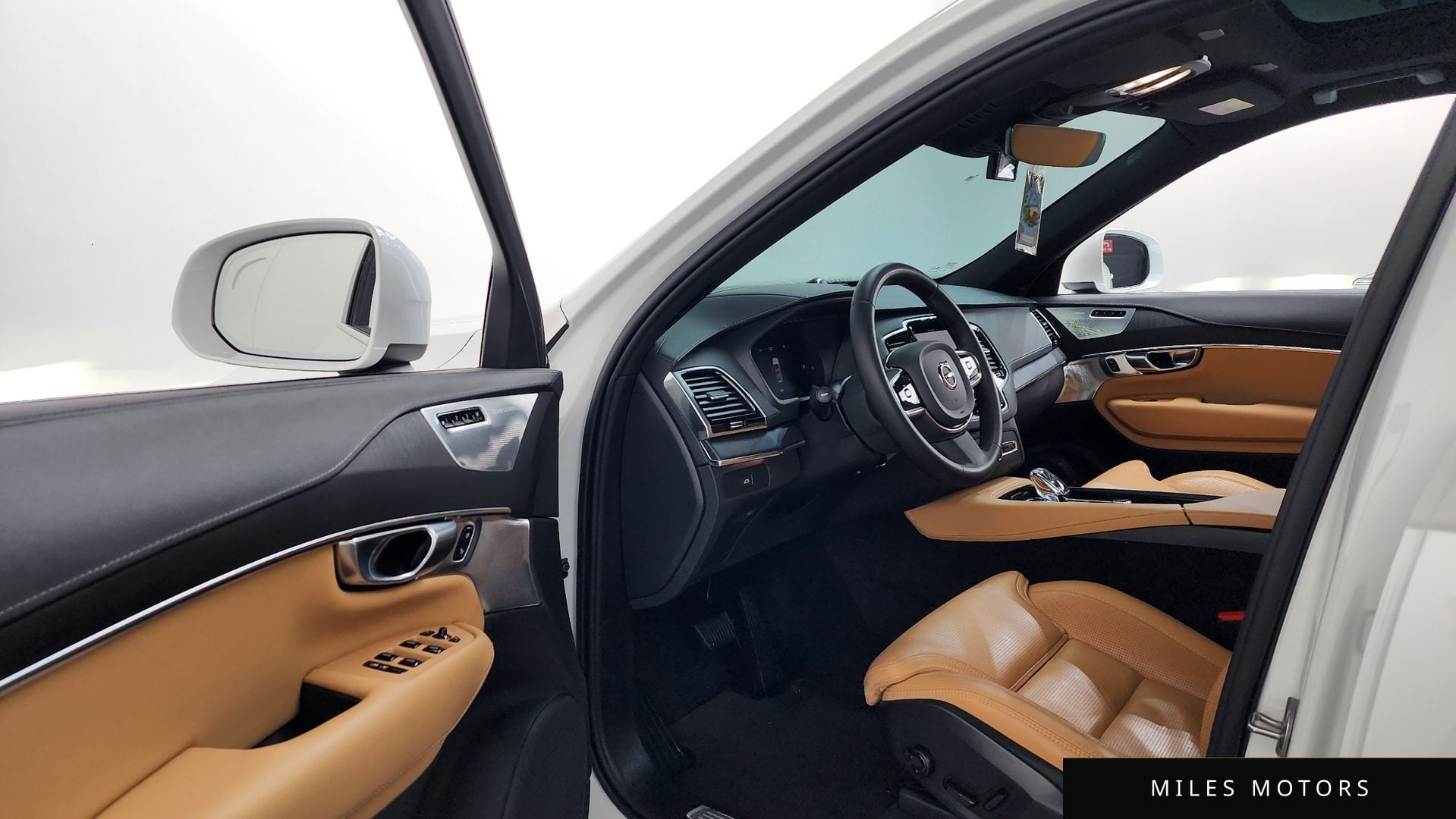 Volvo XC90 2023 — миниатюра 10