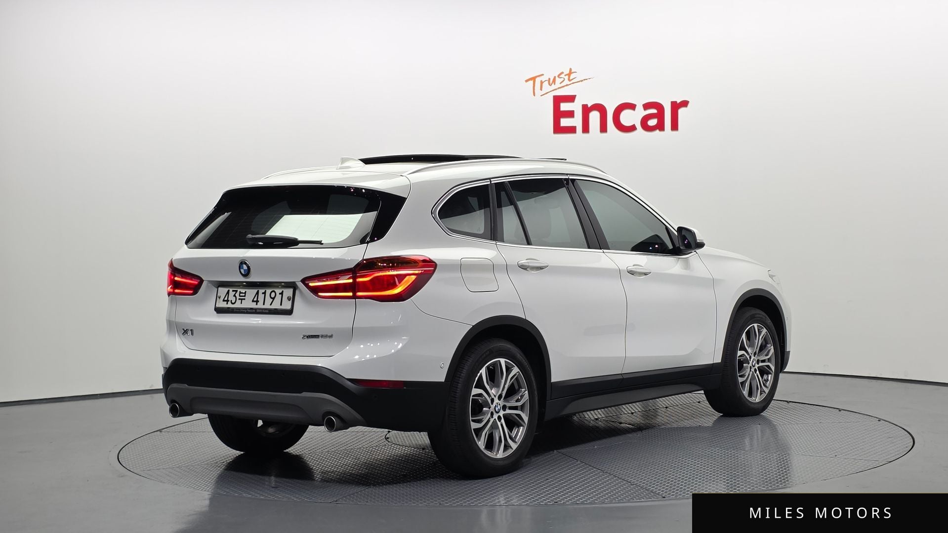 BMW X1 (F48) 2018 — миниатюра 2