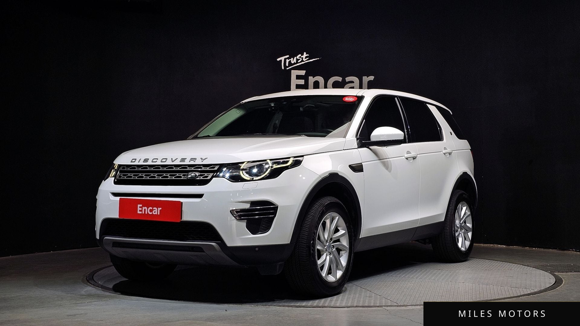 Land Rover Discovery Sport 2019 — фото 1 из 12
