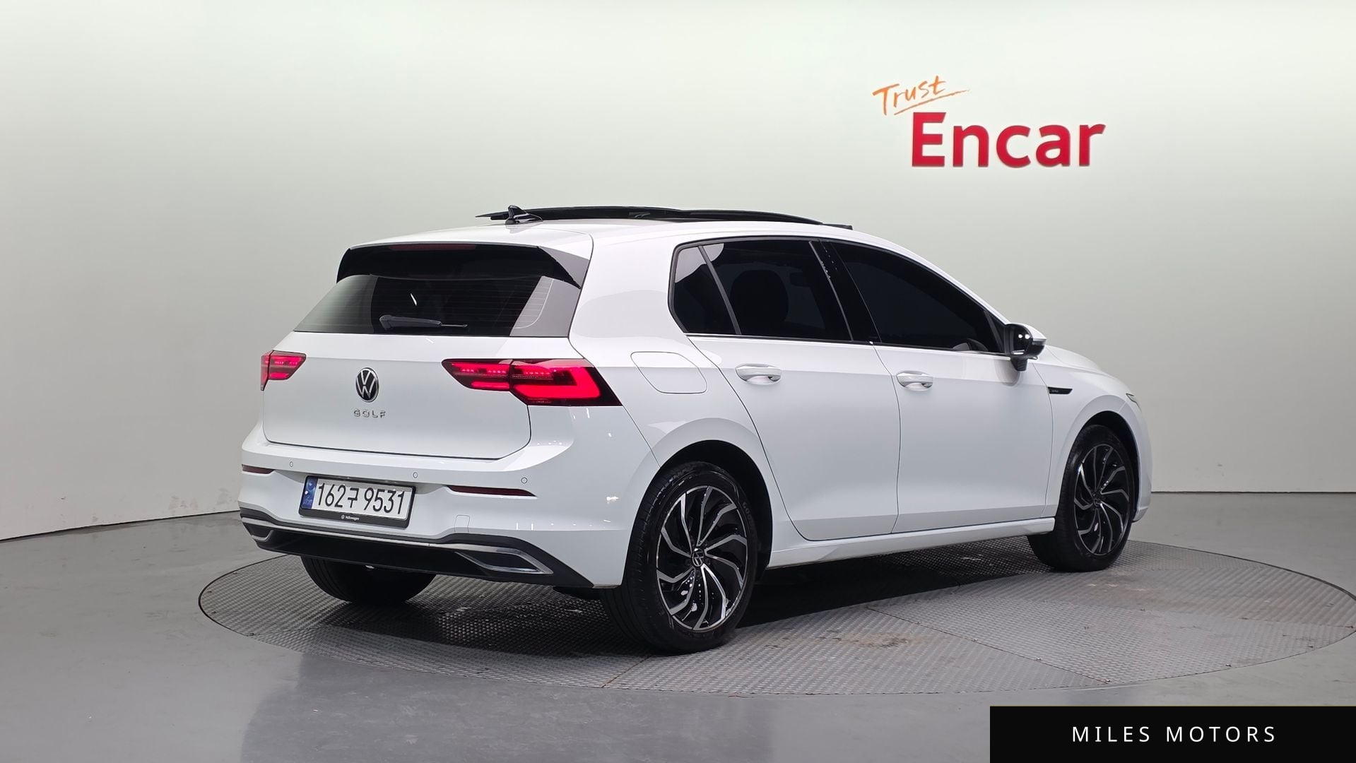 Volkswagen 골프 2023 — миниатюра 2