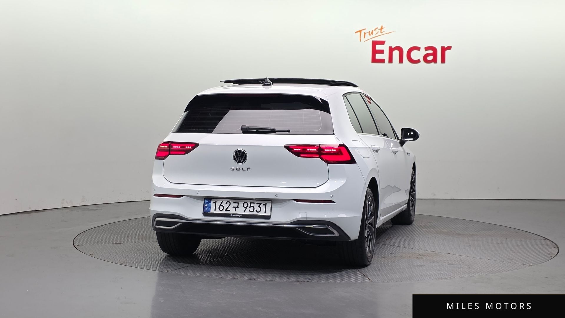 Volkswagen 골프 2023 — миниатюра 4