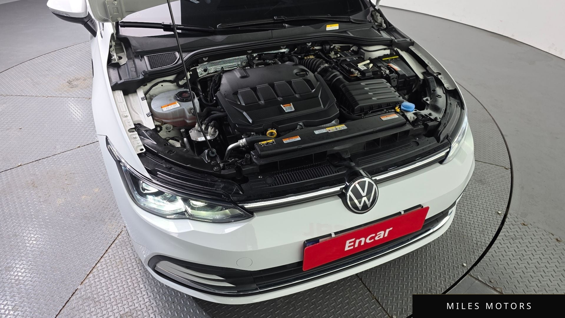 Volkswagen 골프 2023 — миниатюра 6