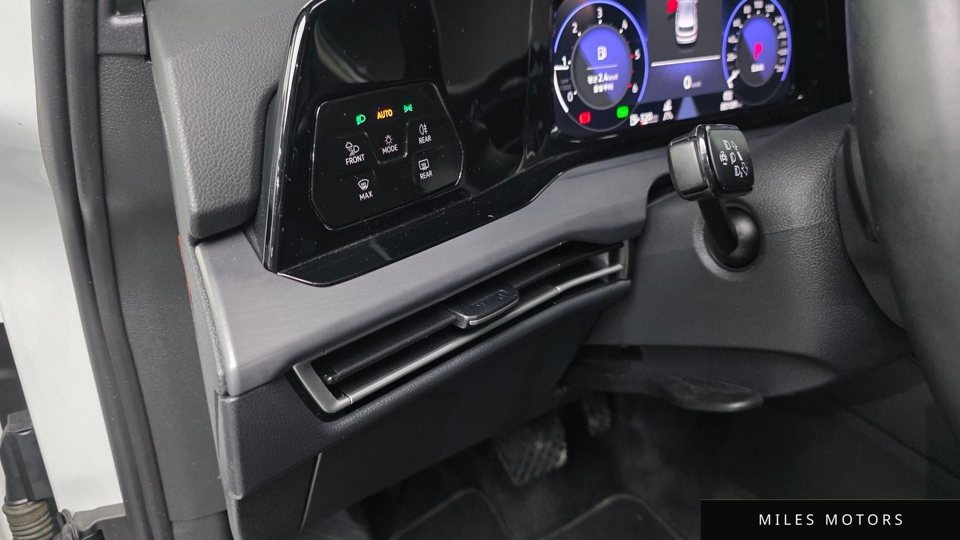 Volkswagen 골프 2023 — миниатюра 14