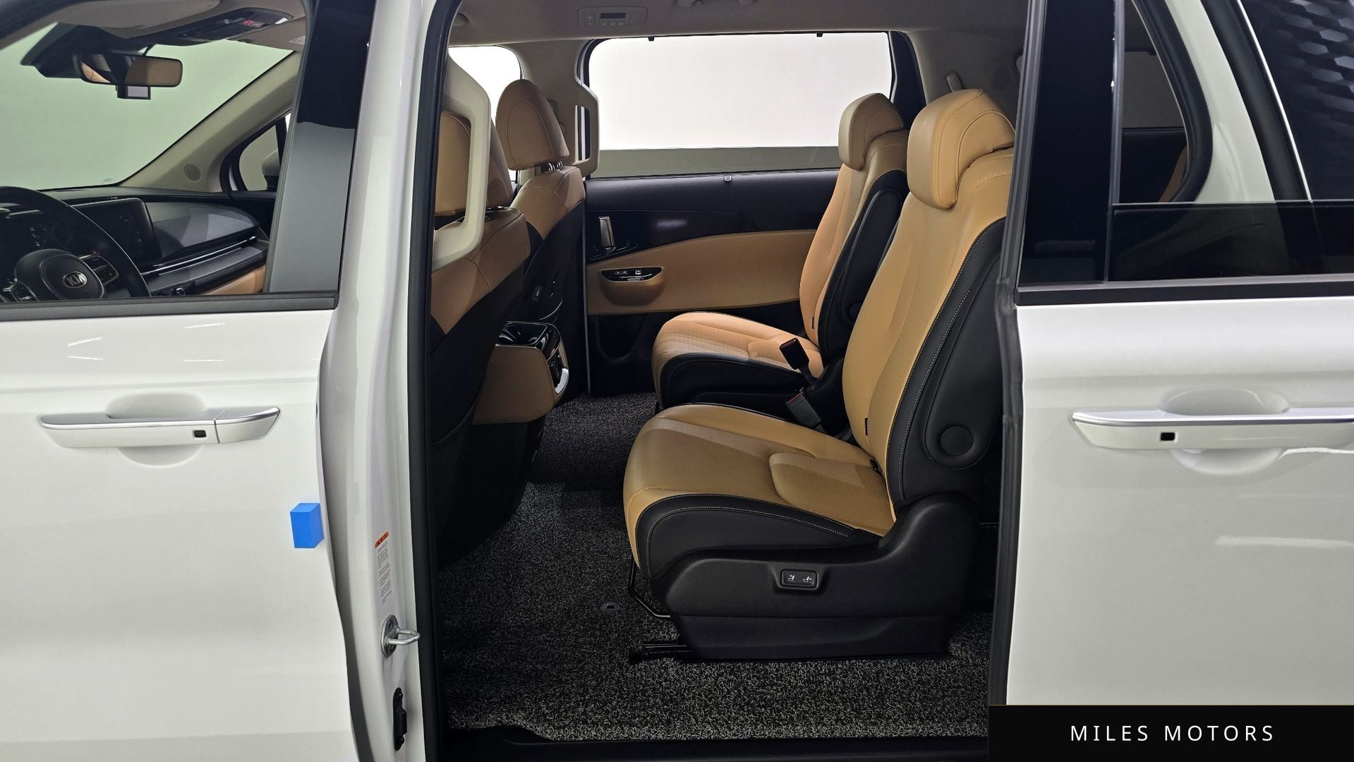 Kia Carnival 2021 — миниатюра 11