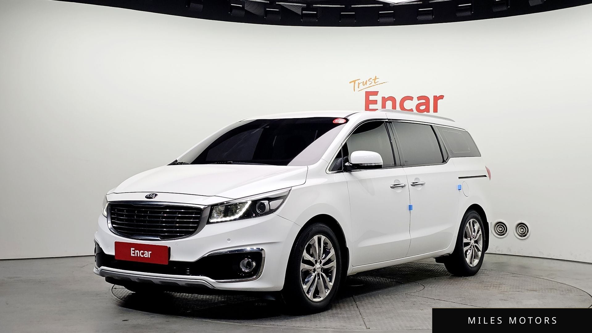 Kia Canival 2018 — фото 1 из 12