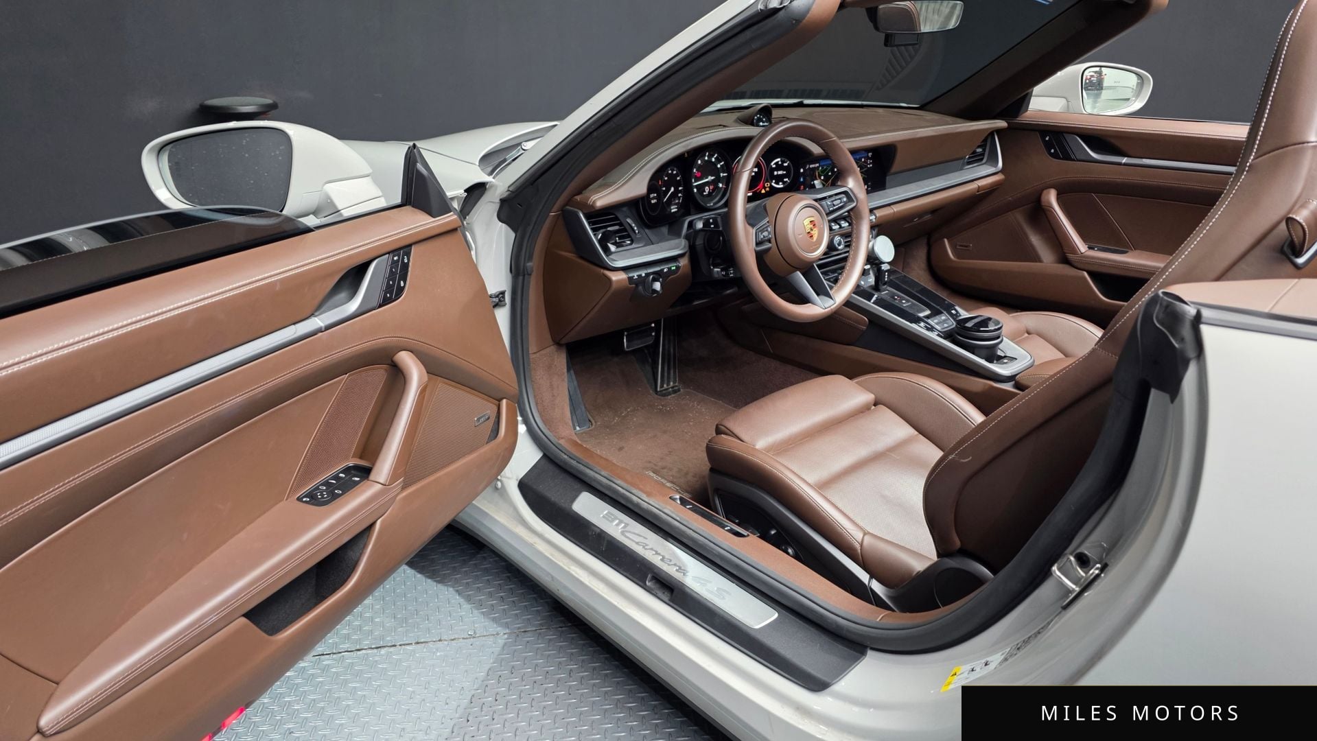 Porsche 911 (992) 2023 — миниатюра 10