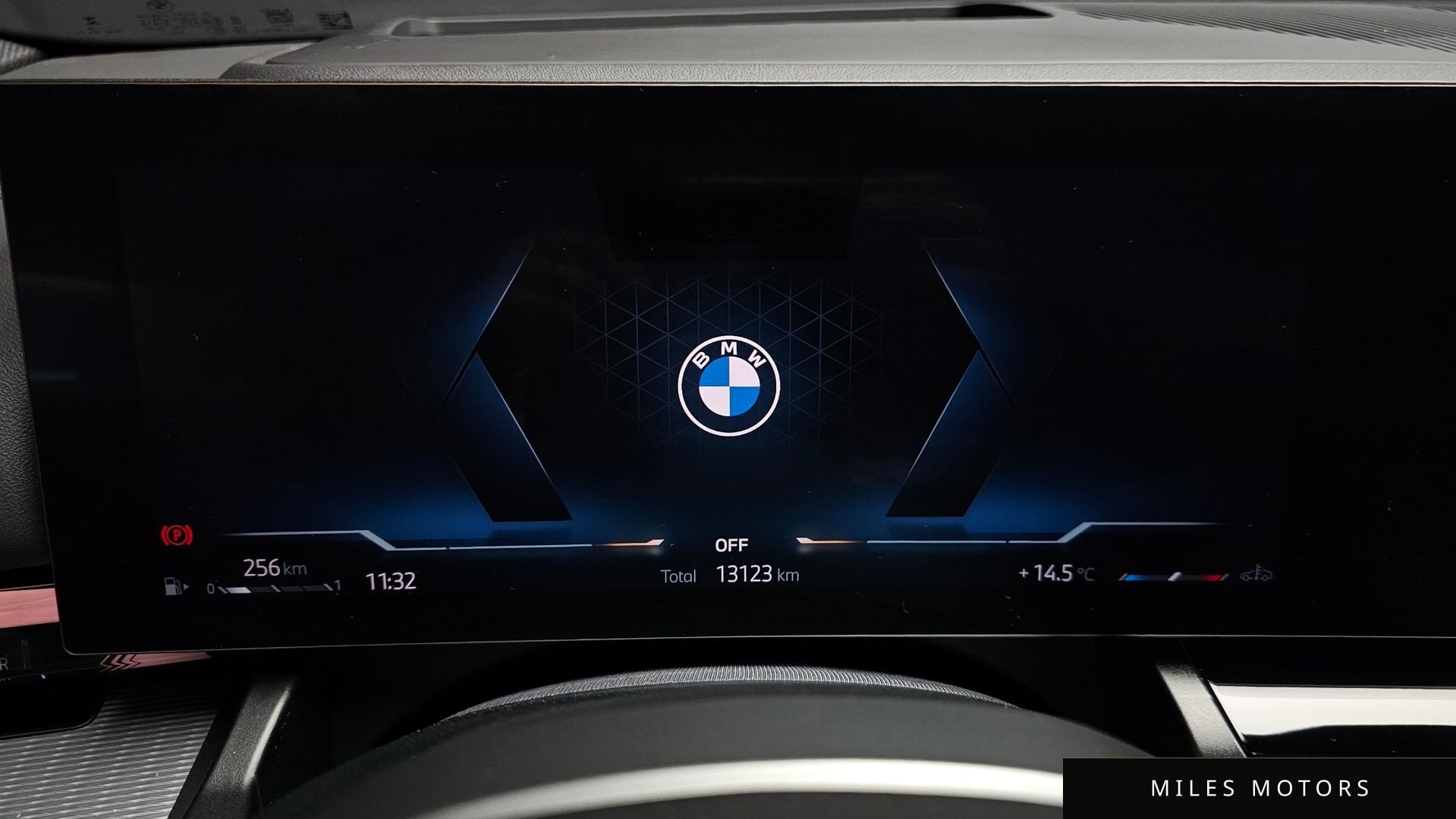 BMW 5 Series (G60) 2025 — миниатюра 8