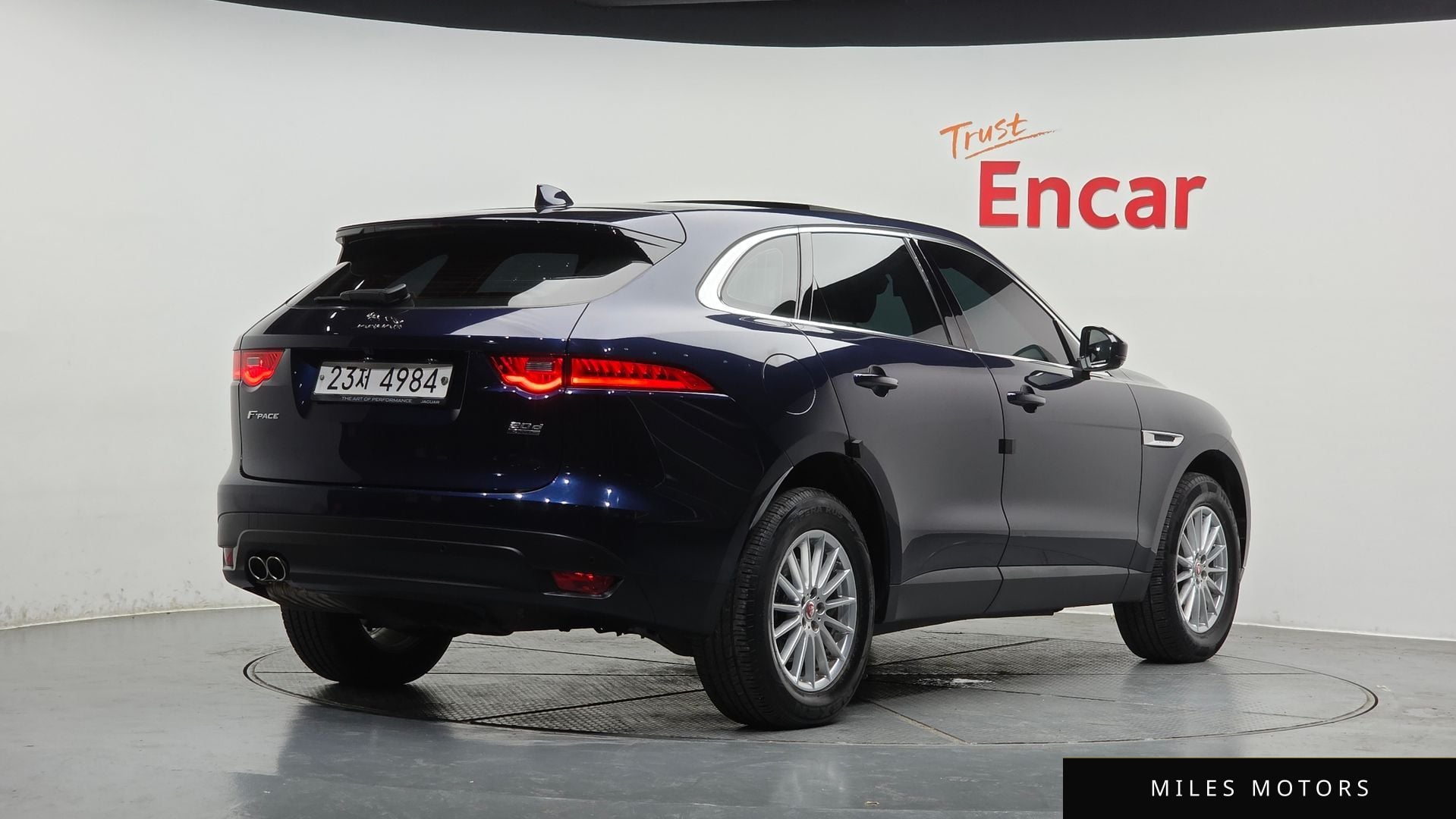 Jaguar F-PACE 2018 — миниатюра 2