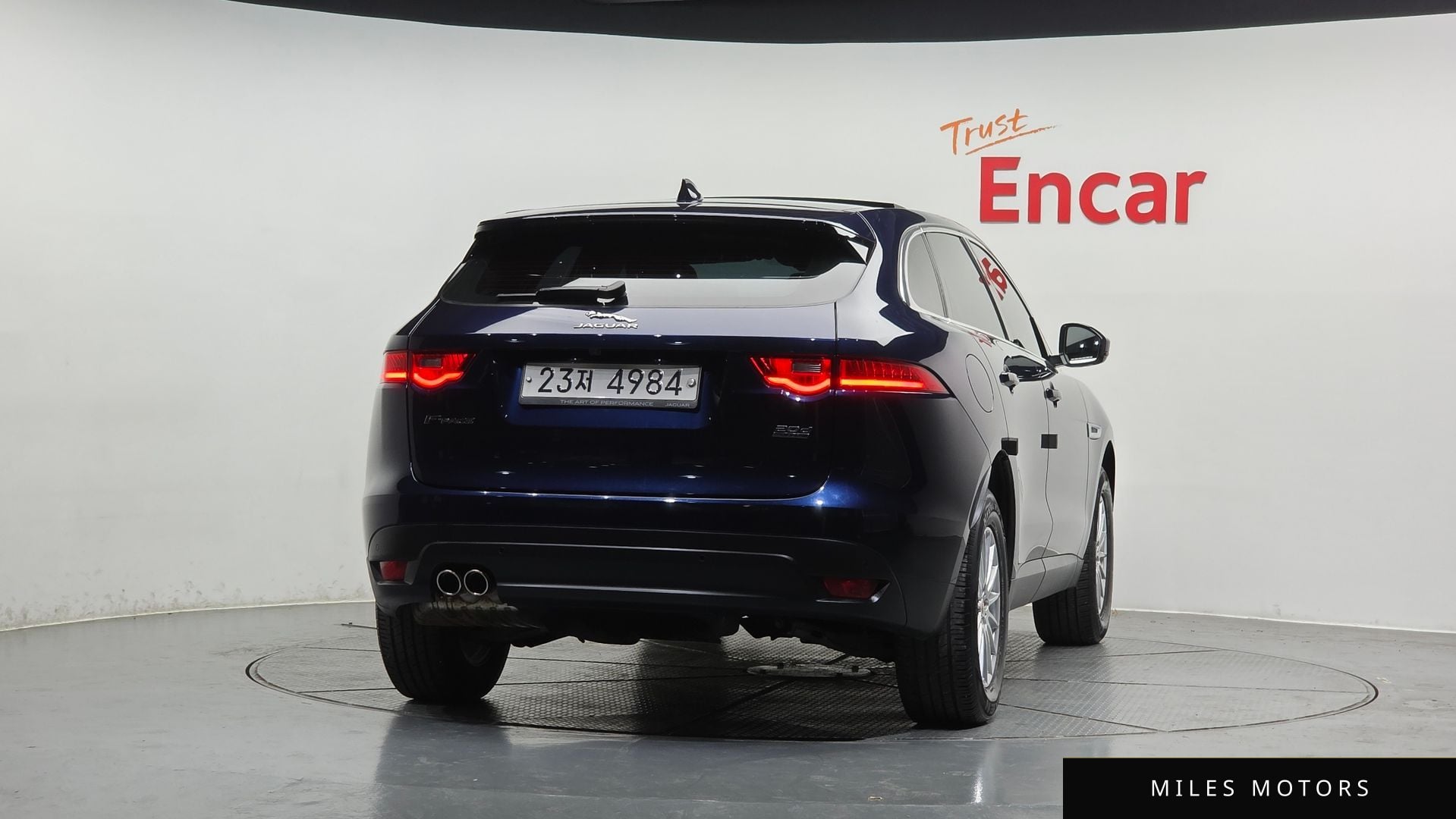 Jaguar F-PACE 2018 — миниатюра 4