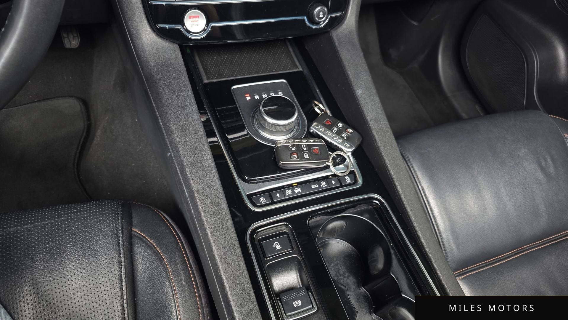 Jaguar F-PACE 2018 — миниатюра 9