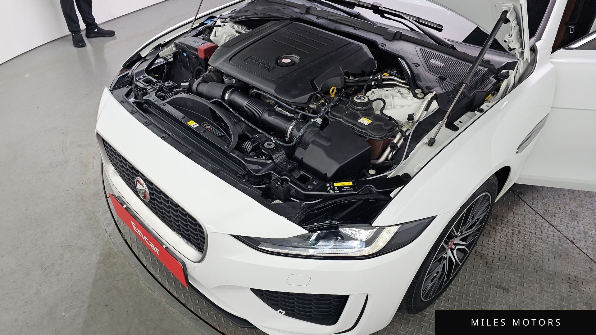 Jaguar XE 2020 — миниатюра 6