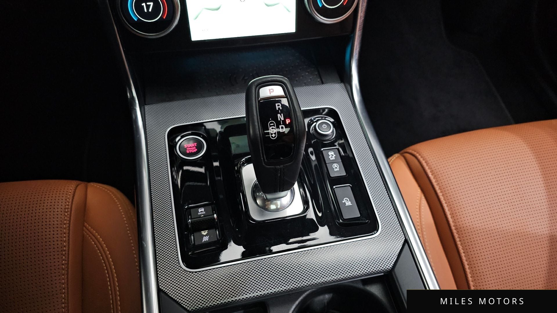 Jaguar XE 2020 — миниатюра 9