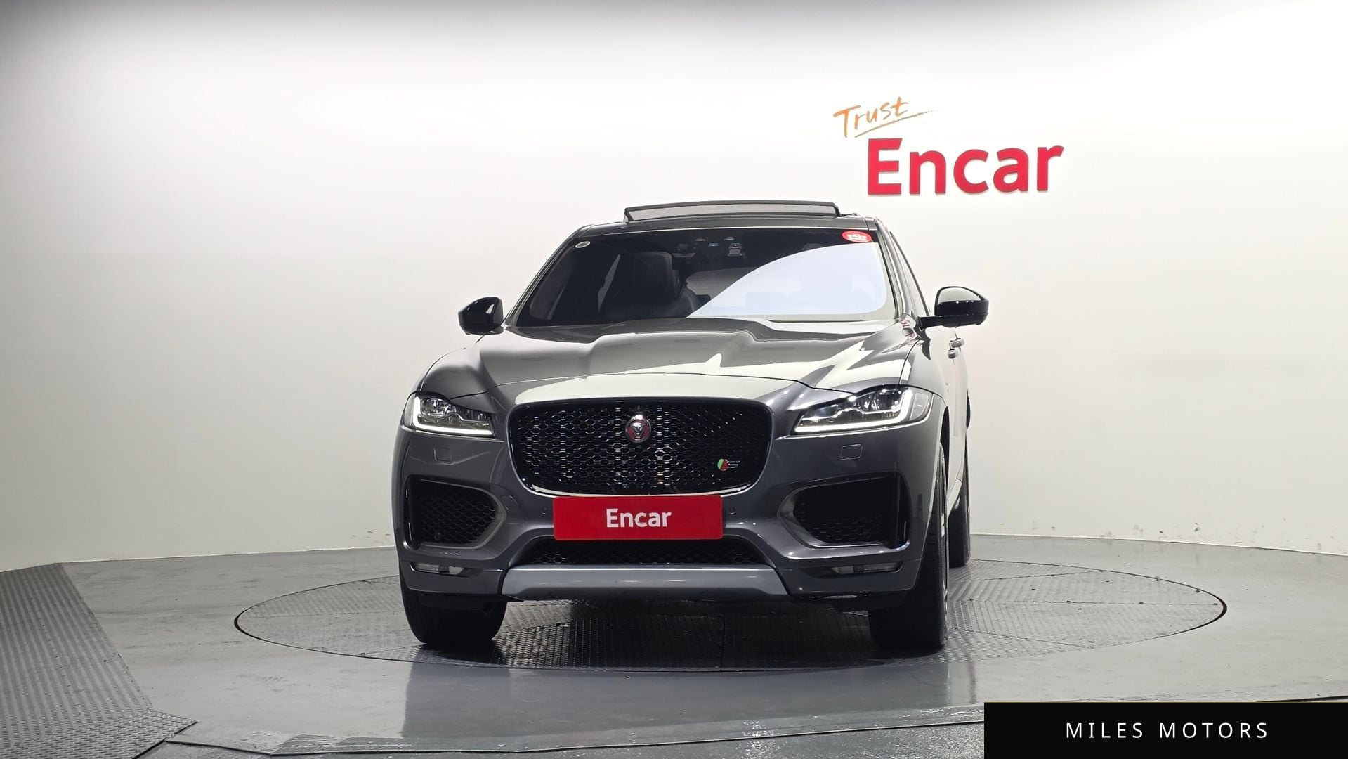 Jaguar F-PACE 2017 — миниатюра 3