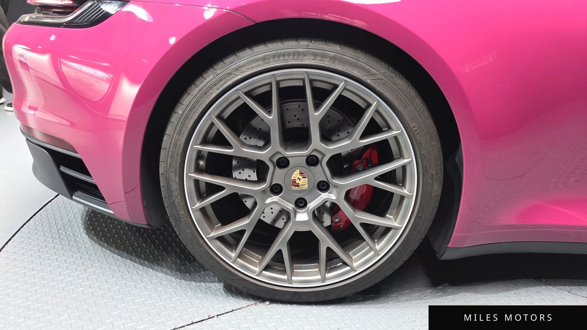 Porsche 911 (992) 2024 — миниатюра 5