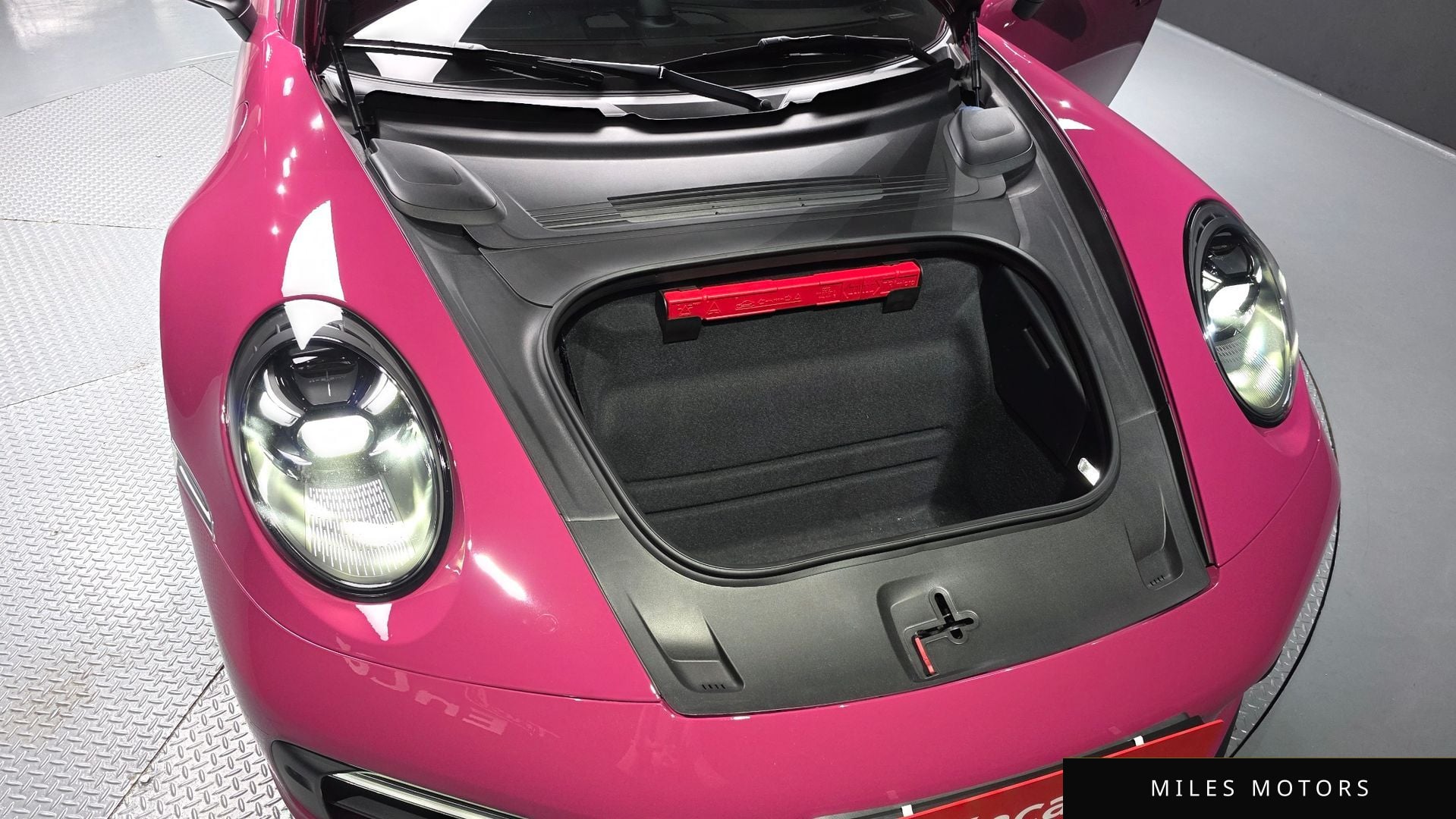 Porsche 911 (992) 2024 — миниатюра 6