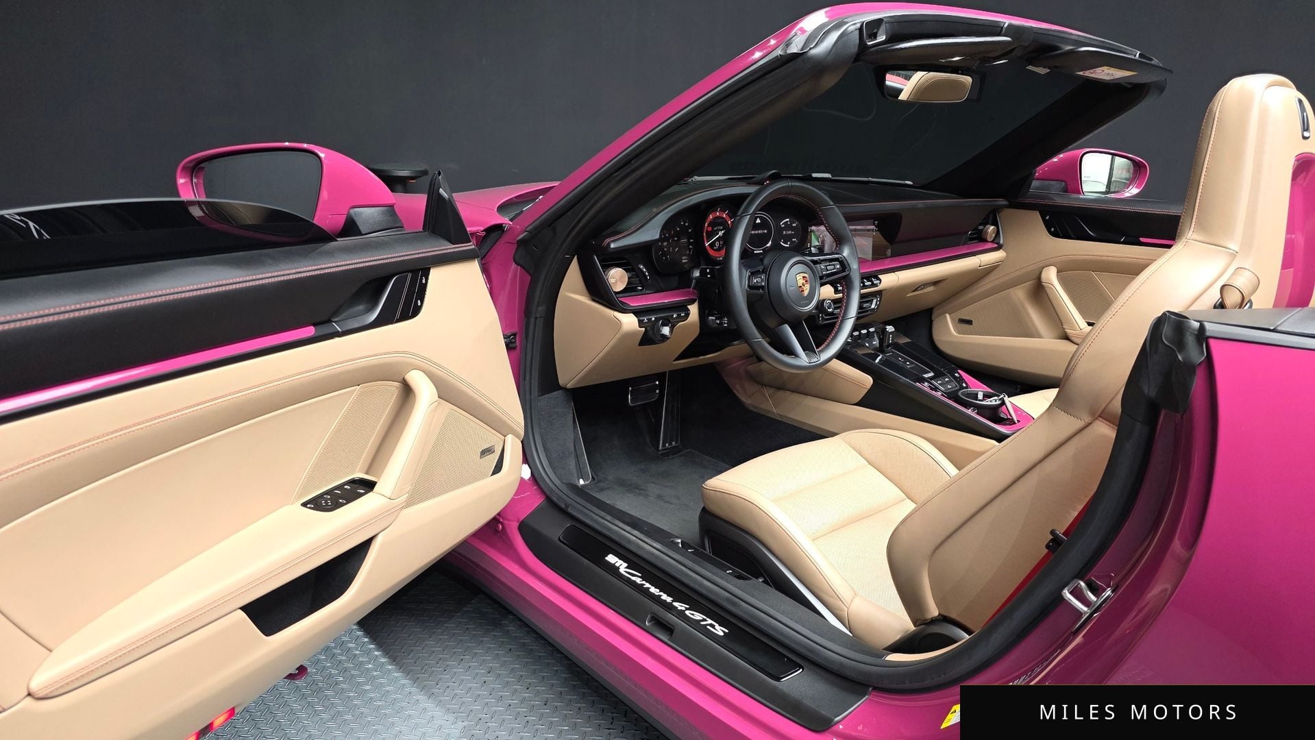 Porsche 911 (992) 2024 — миниатюра 10