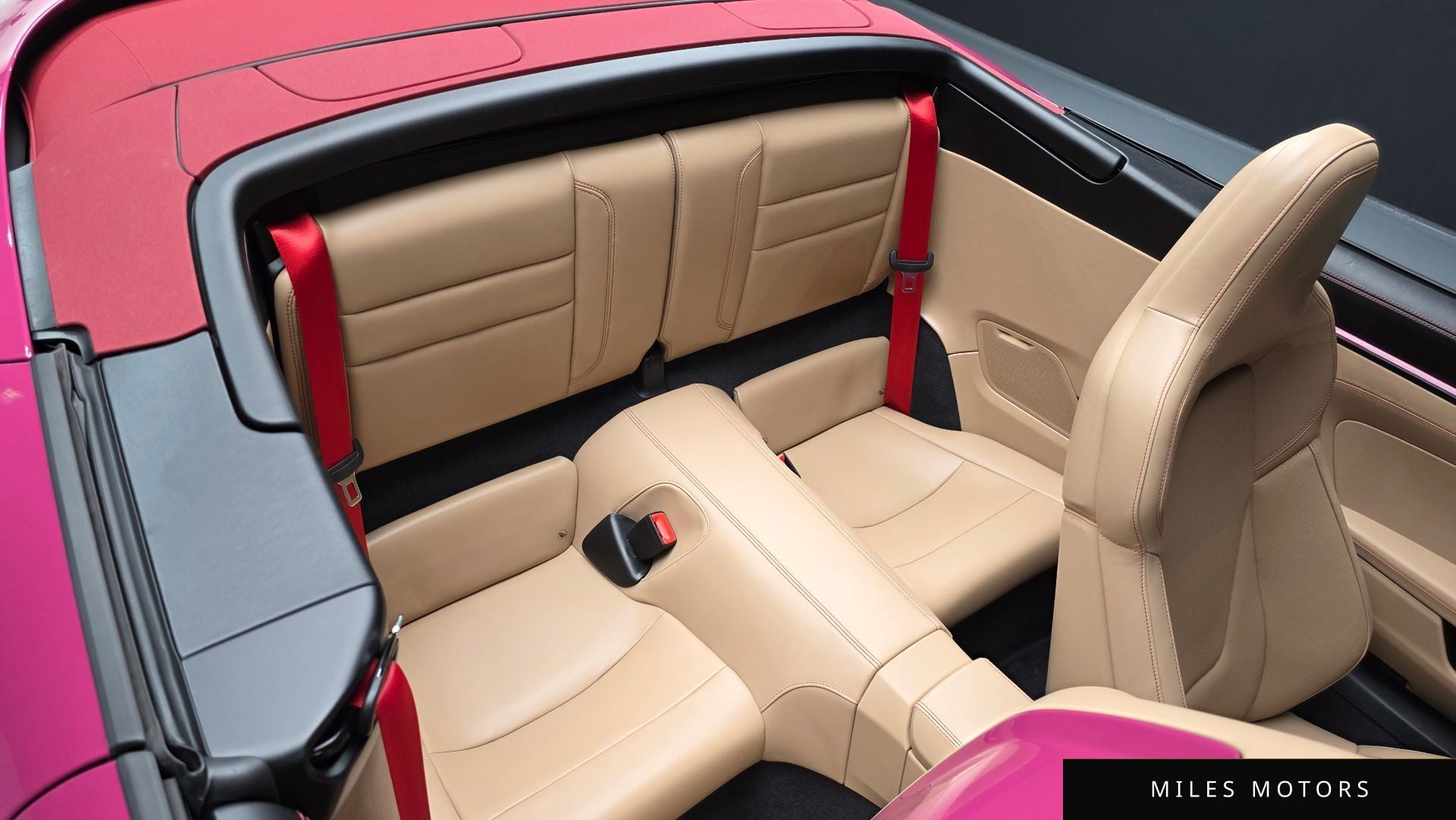 Porsche 911 (992) 2024 — миниатюра 12