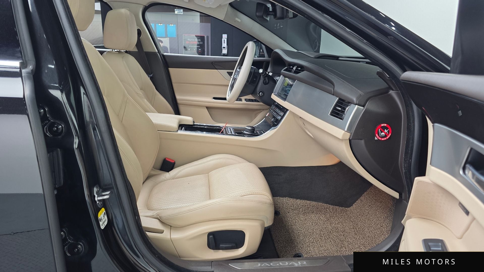 Jaguar XF (X260) 2017 — миниатюра 11