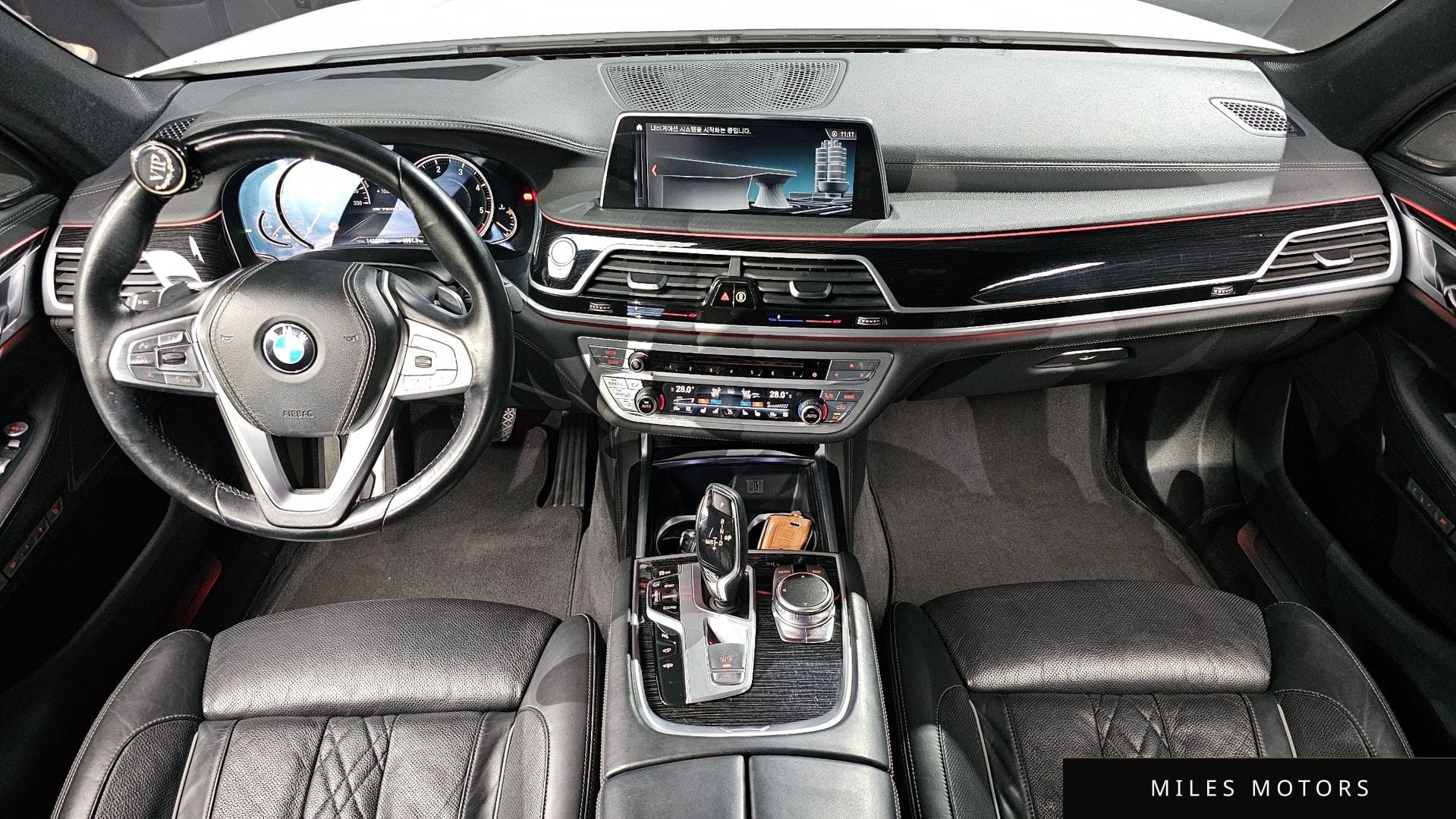 BMW 7 Series (G11) 2017 — миниатюра 7