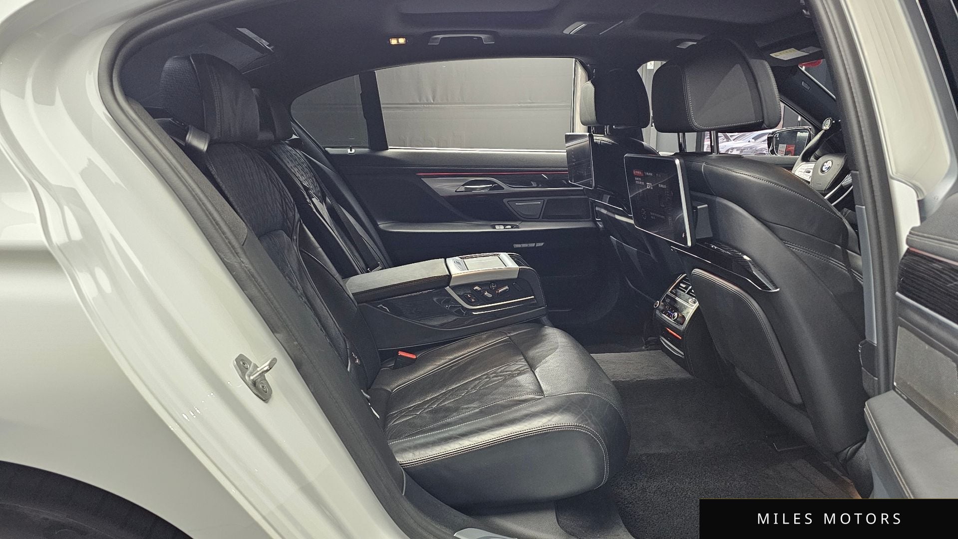 BMW 7 Series (G11) 2017 — миниатюра 12