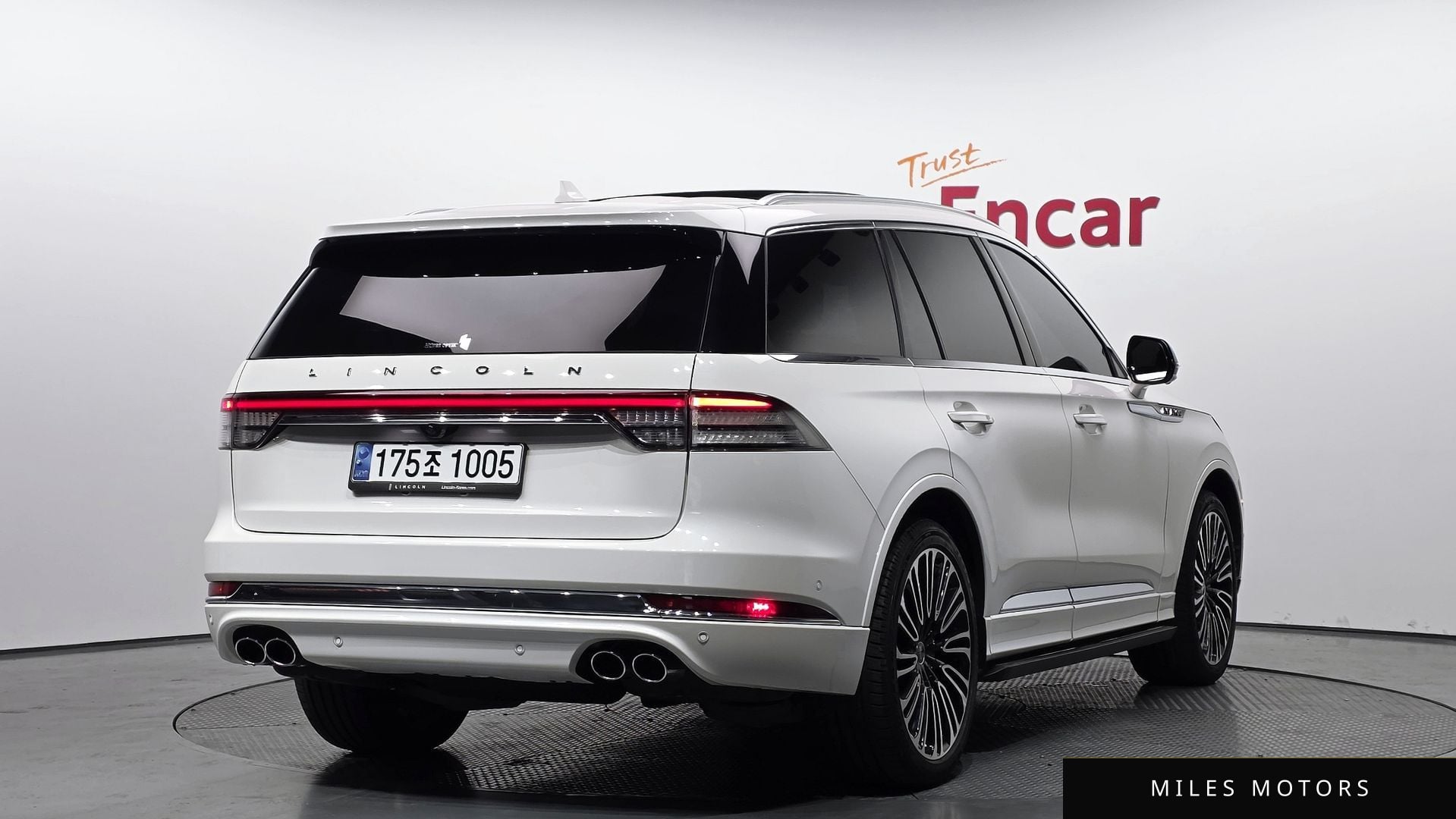Lincoln Aviator 2023 — миниатюра 2