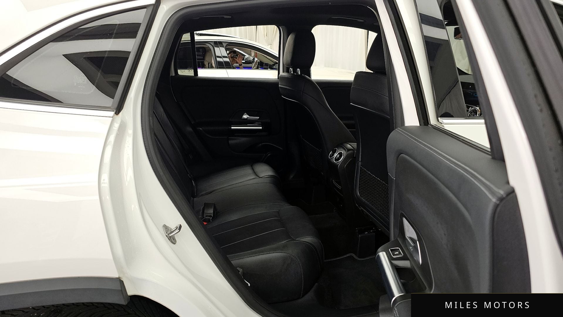 Mercedes-Benz GLA-Class H247 2021 — миниатюра 12
