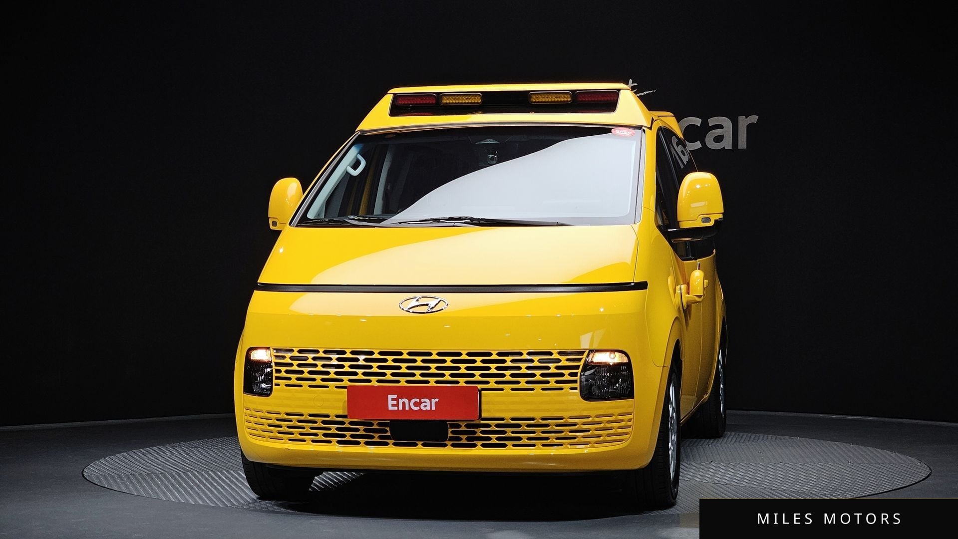 Hyundai Staria 2022 — миниатюра 3