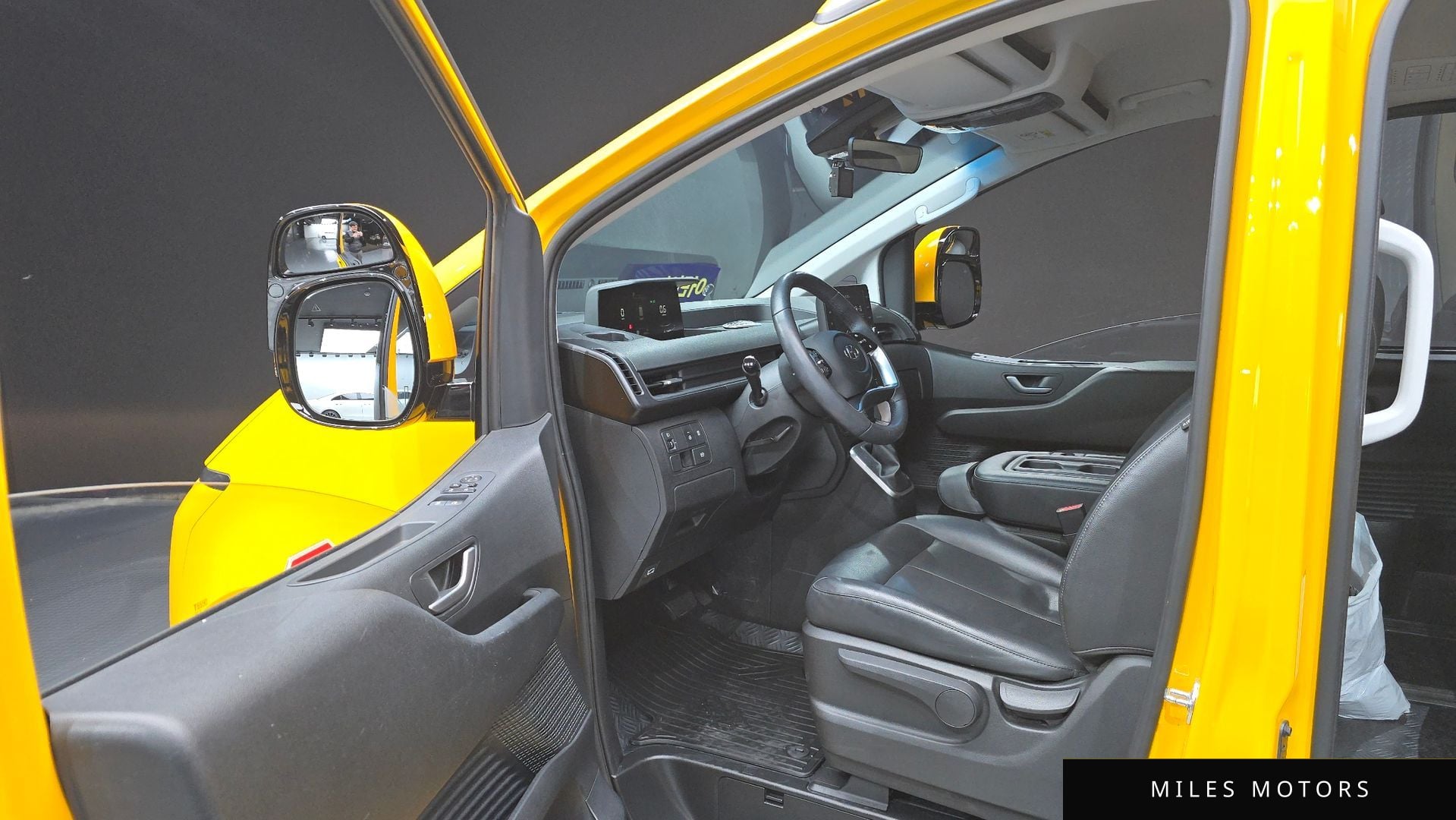 Hyundai Staria 2022 — миниатюра 10