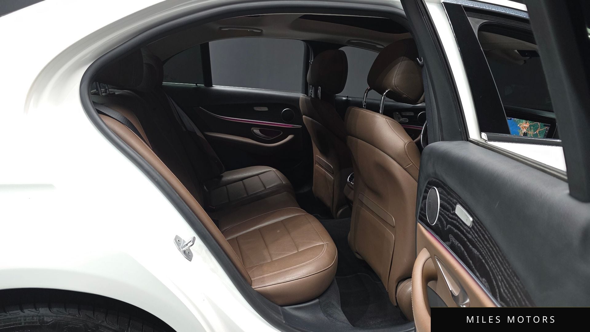Mercedes-Benz E-클래스 W213 2017 — миниатюра 12