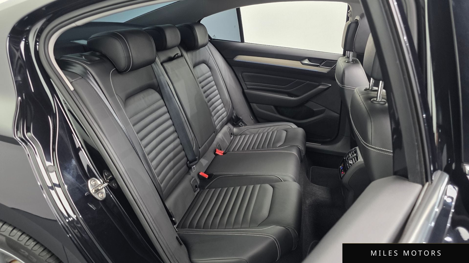 Volkswagen Passat 2021 — миниатюра 12