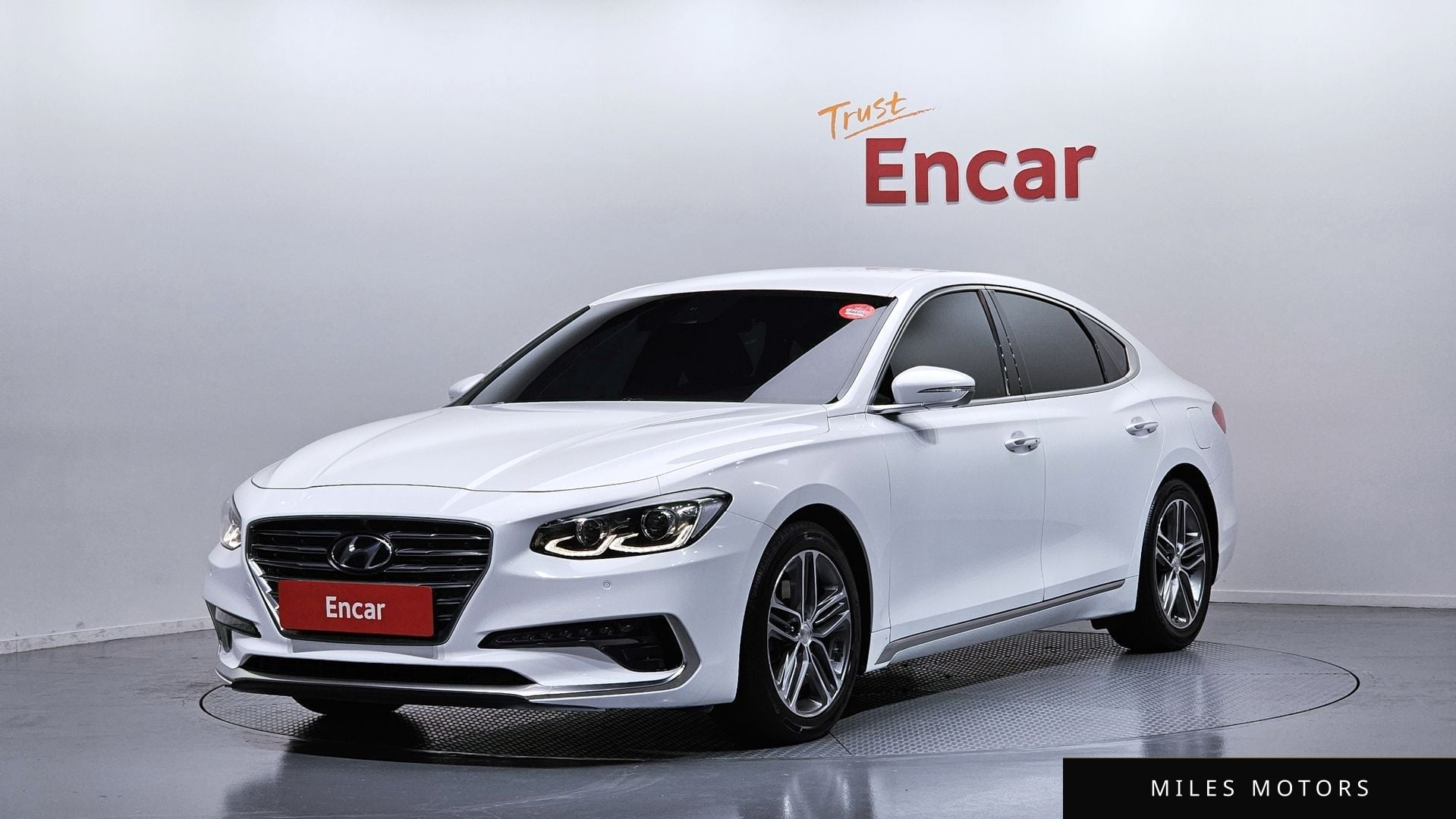 Hyundai Grandeur 2017 — фото 1 из 12