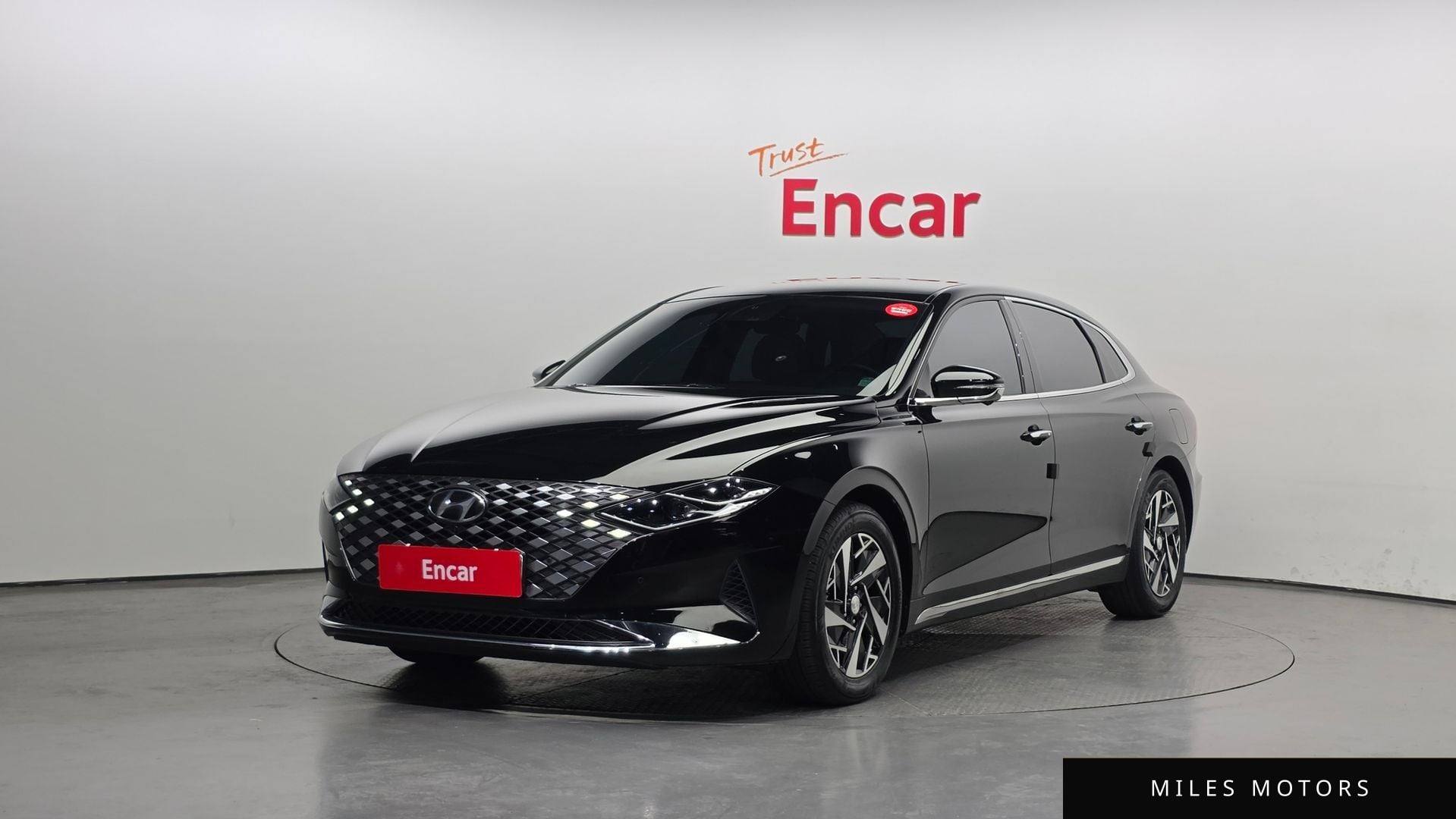 Hyundai Grandeur 2023 — фото 1 из 12